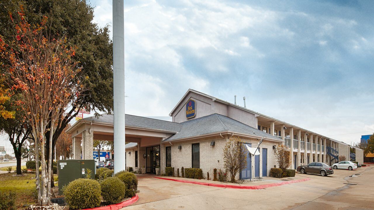 Days Inn By Wyndham Round Rock Exterior photo